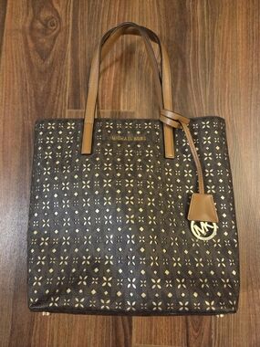 Michael Kors Hayley Saffiano Leather Tote Bag – Brown/Gold – Excellent Condition
